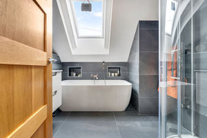 Family Bathroom- click for photo gallery